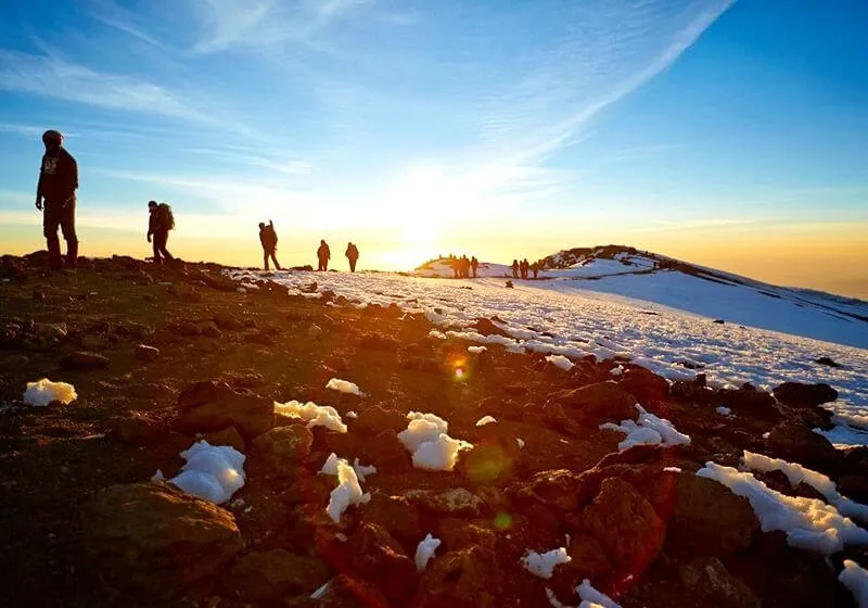 10月底和11月初Vs11月底12月初，哪个时间更适合乞力马扎罗？